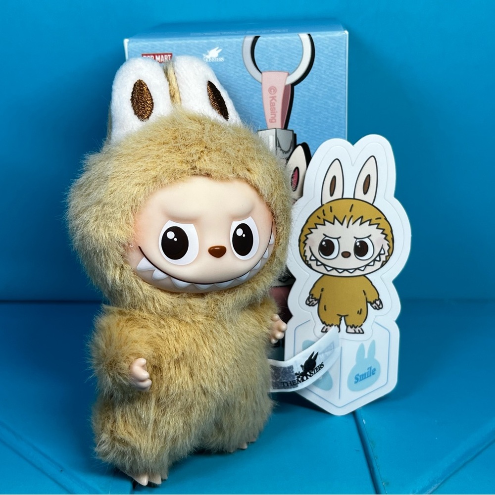 Pop Mart - The Monsters - Pin For Love Series - Labubu Vinyl Plush Pendant - S - Picture 1 of 9